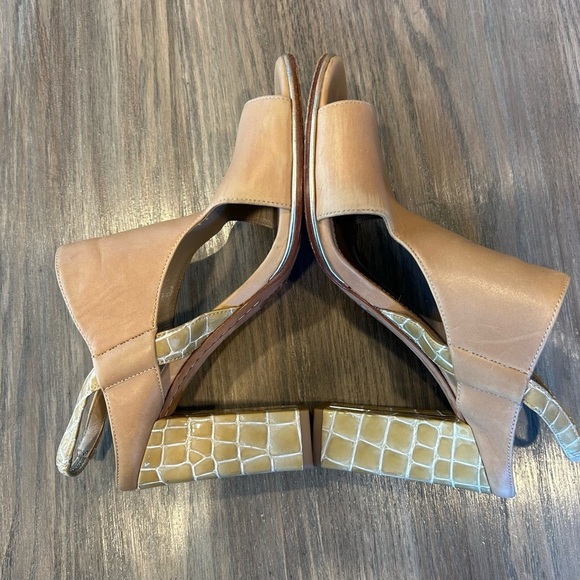 Womens Donald Pliner Katya Sand Leather Slingback Open Toe Block Heels Size 9M - Picture 8 of 14